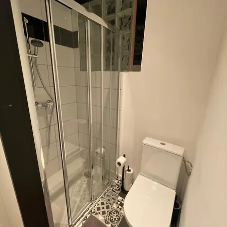 Apartment Of 4 Etage 3 *