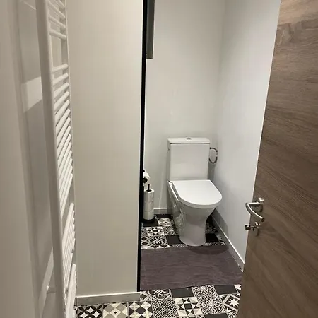 Of 4 Etage 3 Διαμέρισμα *